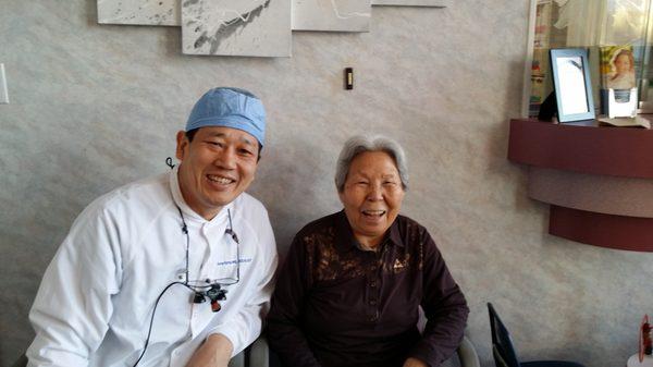 Dr.Jung had successfully completed the dental implant in a 86 year old patient.