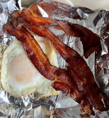 Side of bacon and 1 egg