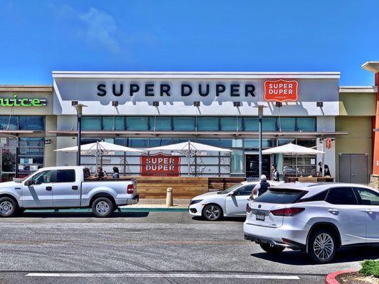 Presenting Super Duper Serramonte - Halo led lit signage - Time to Feast Daly City ! @superduperburgers #burgers #superduper #halosign