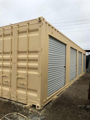 Used 40ft container w/ new exterior paint & roll up doors