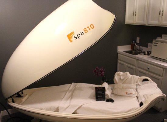 Enjoy a facial in our relaxing fuzion capsule! Featuring dry heat sauna, vibration, and aromatherapy.