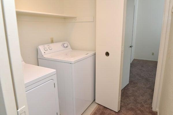 Villas 2 bedroom upstairs in unit washer and dryer