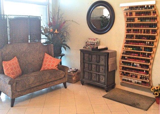 Vintage looking design waiting area at Nail Tech