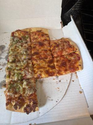 Green pepper, onion, sausage large Cheese Thin Crust Pizza