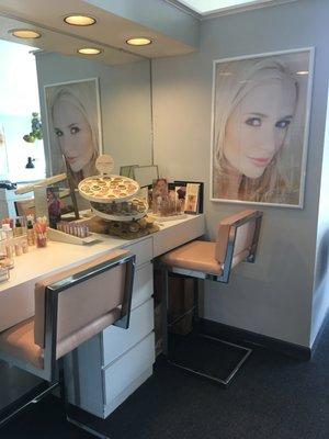 Makeup station