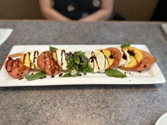 Peach Caprese Salad App