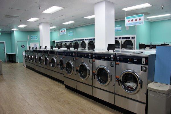 All size washers, including HUGE 8 load machines.