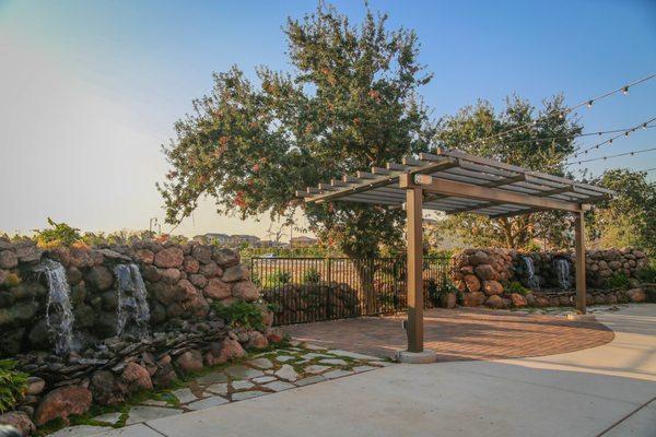 Sunlight courtyard at Evergreen Springs by Wedgewood Weddings