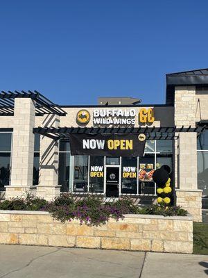 BWW GI store front