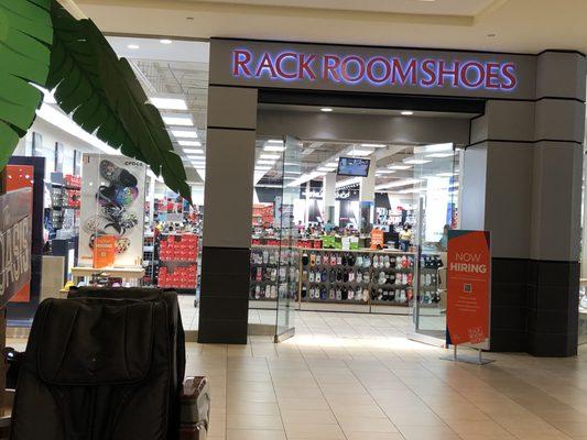 Rack Room Shoes entrance