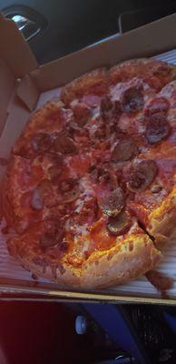 Pepperoni pizza w sausage