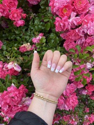 French Tip Nails by Que