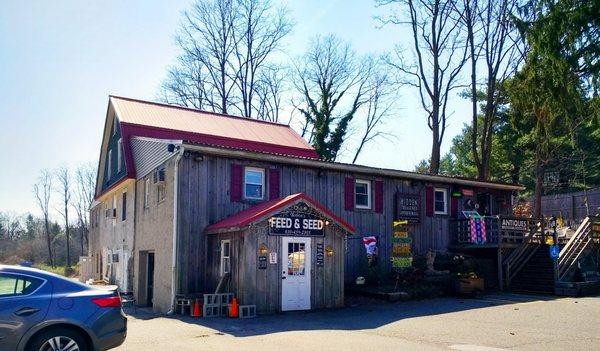 Hidden Treasures Antique Mall -- storefront