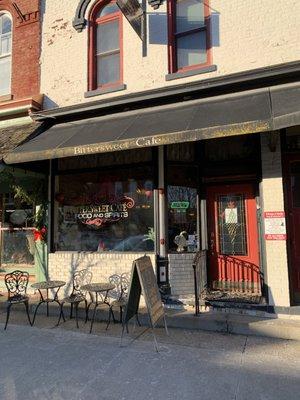 Street view of restaurant