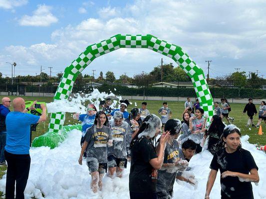 Foam Cannon Run Throughs are a hit with the students for school Fun Runs! Book while we still have availability! 
 www.EmeraldEvents.com