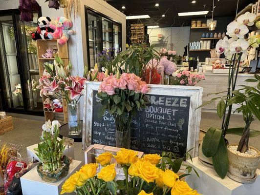 Summer Breeze Flowers & Gifts