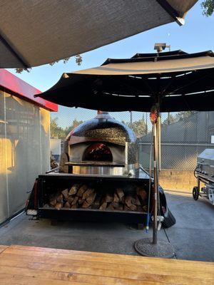 Wood burning pizza oven