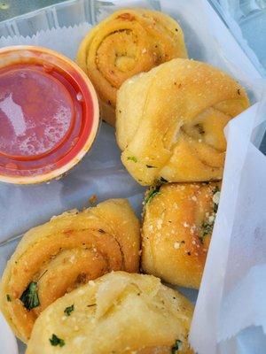 Garlic knots