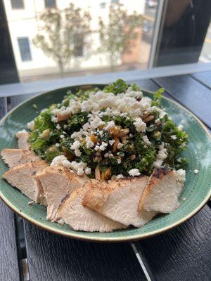 Kale salad with grilled chicken