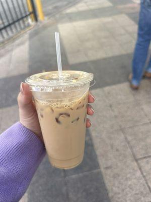 Iced vanilla latte