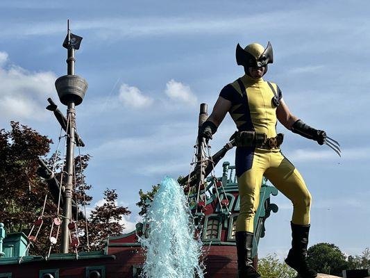 When Wolverine takes over THE FRINGE Miniature Golf--surprising mini golf fans before the Deadpool & Wolverine Premiere--Sat July 27th 2024!