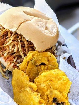 Frita a Caballo with tostones