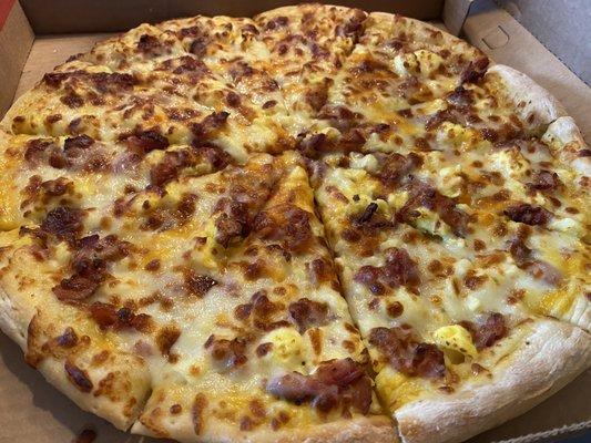 Large Bacon Breakfast Pizza