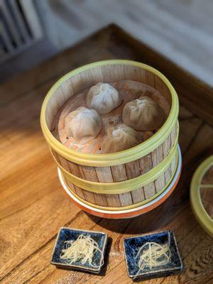 Steamed soup dumplings