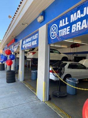 Less than 5 min, technicians had my 2019 Honda Pilot getting serviced.