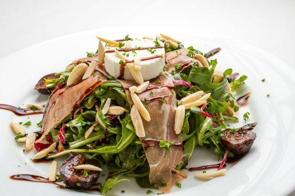 Arugula Fig Salad with Prosciutto & Goat Cheese