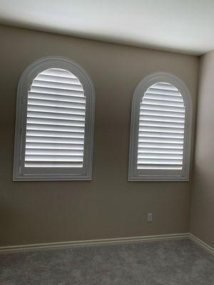 Arch shutters