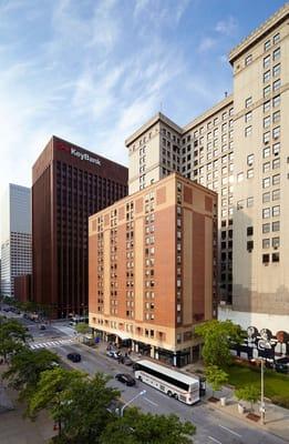 Welcome to the Hampton Inn Cleveland Downtown located within walking distance of the Rock and Roll Hall of Fame.