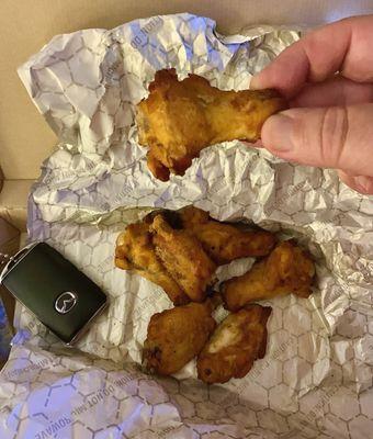 The tiniest wings EVER, worth $11?  HECK NO!!