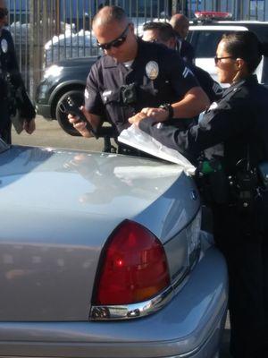 Theses officers caught the guy that pointed this gun at a 70yr old ladies face within minuets!!