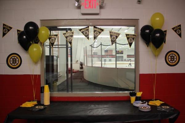 Birthday Rental Room with view to NHL rink