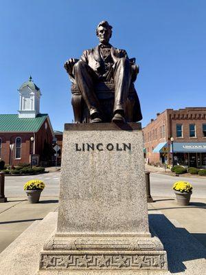 Tribute to Lincoln in the town where he was born