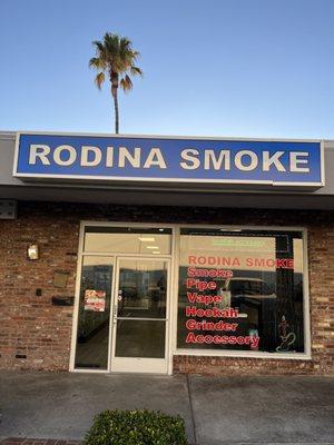 Tobacco smoke shop . Vape , Hookah , Accessories, CBD , Pipe