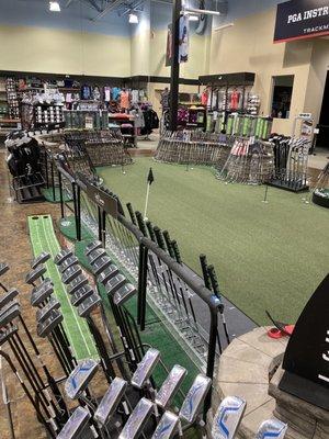 Huge putting area with a lot of selection