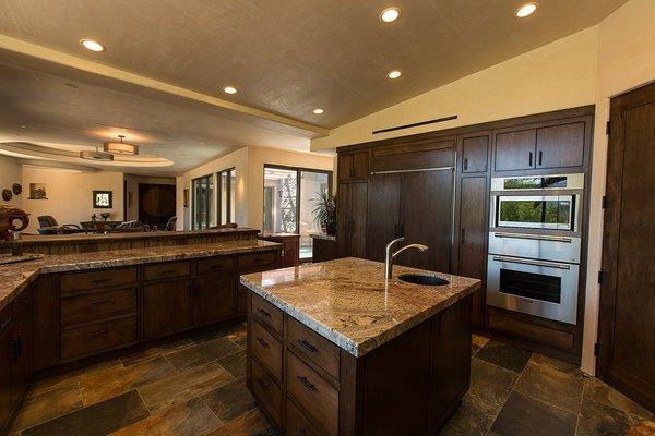 Heredia's Custom Cabinets