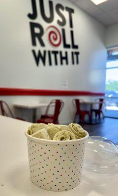 Pistachio rolled ice cream