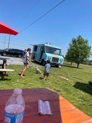 Street Tacos taco wagon at Patriot Acres Farm Brewery