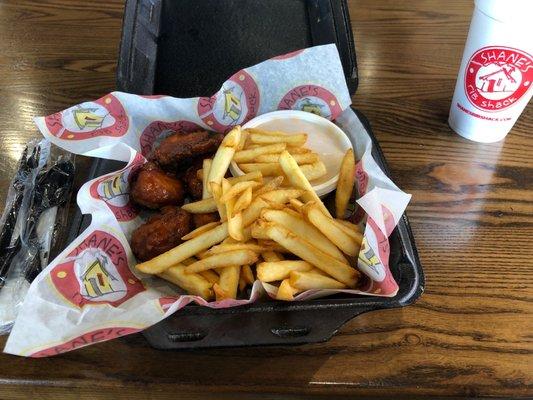 Boneless wings, fries, Mac & cheese