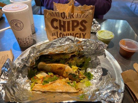 3 tacos (messy) chips and guacamole and watermelon limeade