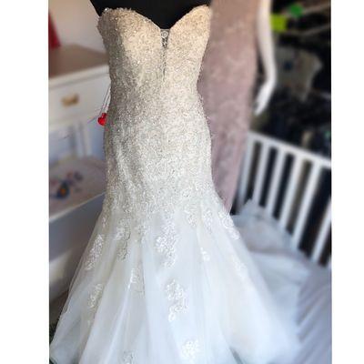 Beautiful Size 14 Wedding dress @rudysunlimited!