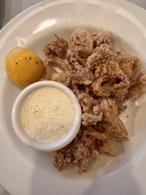 Fried Calamari w/jalapeño tarter sauce