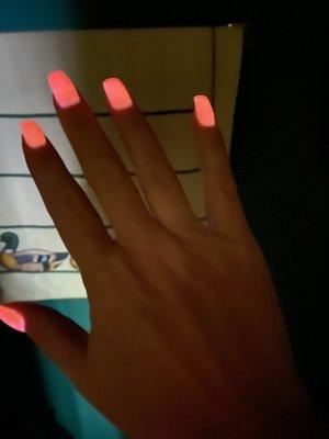 Glow nails!