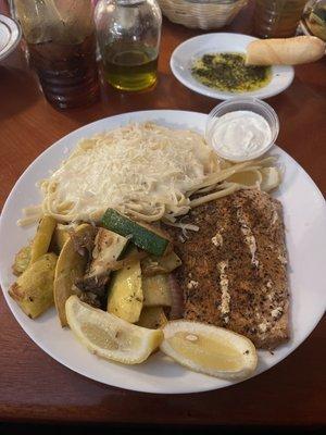 Salmon with pasta Alfredo