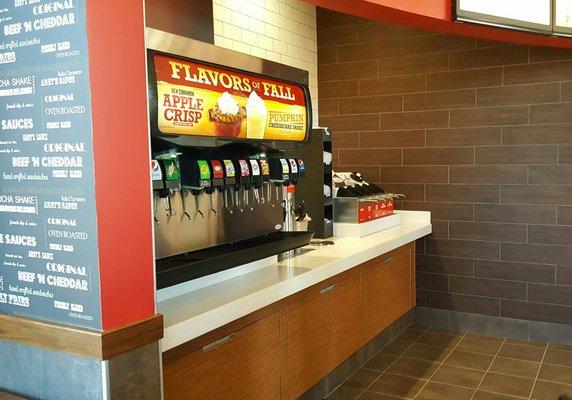 Fountain drink station well supplied and clean, plenty of space to move about