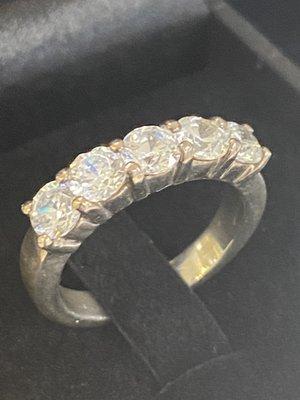 Diamond Annivetsary Band 14k gold