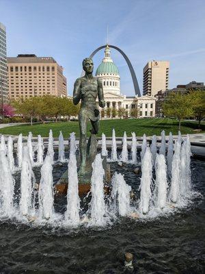 Olympic Runner Monument, Saint Louis